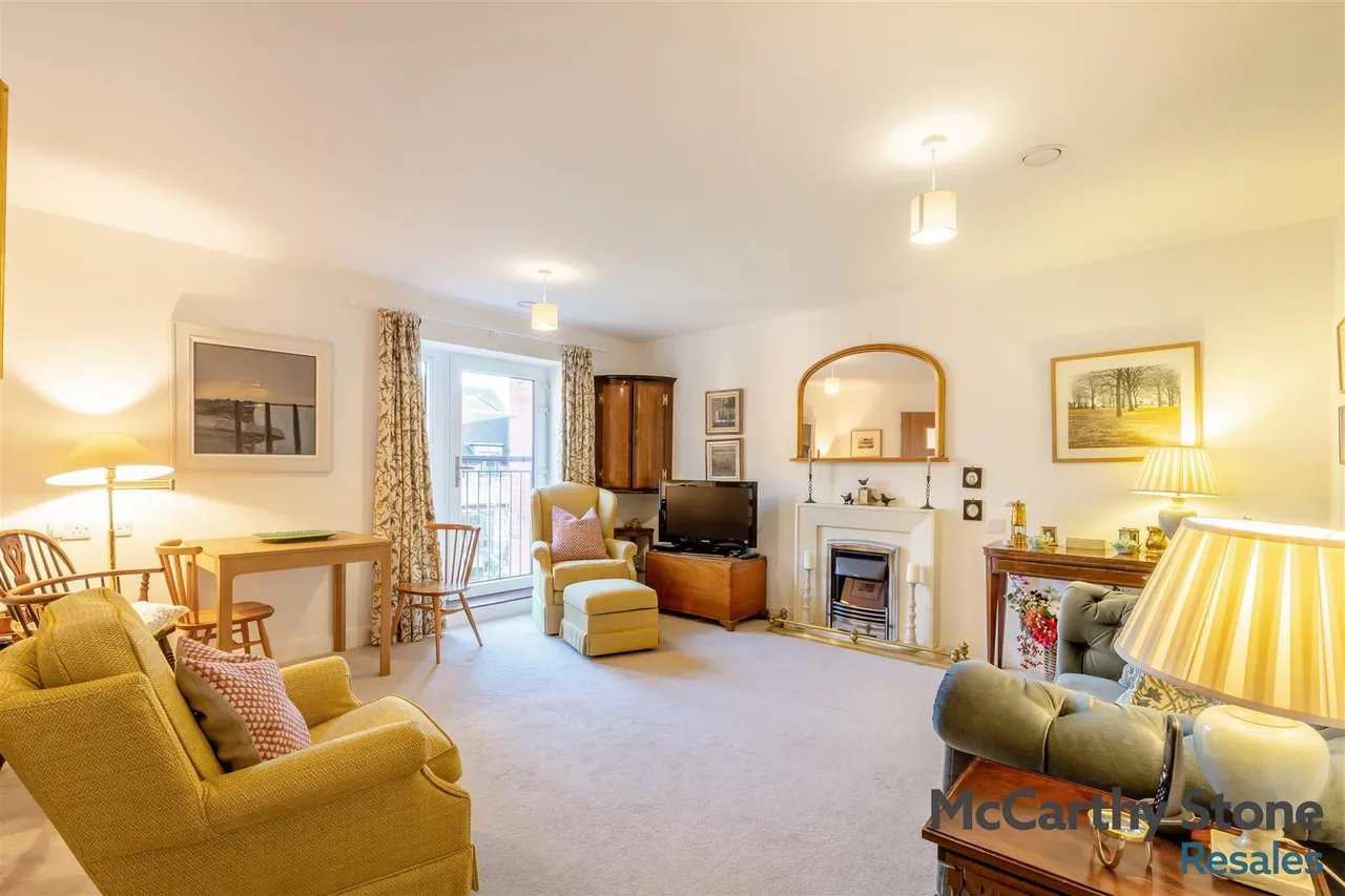 St. Giles Mews, Stony Stratford, MK11, photo 2