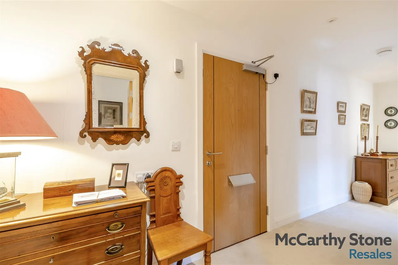 St. Giles Mews, Stony Stratford, MK11, photo 13