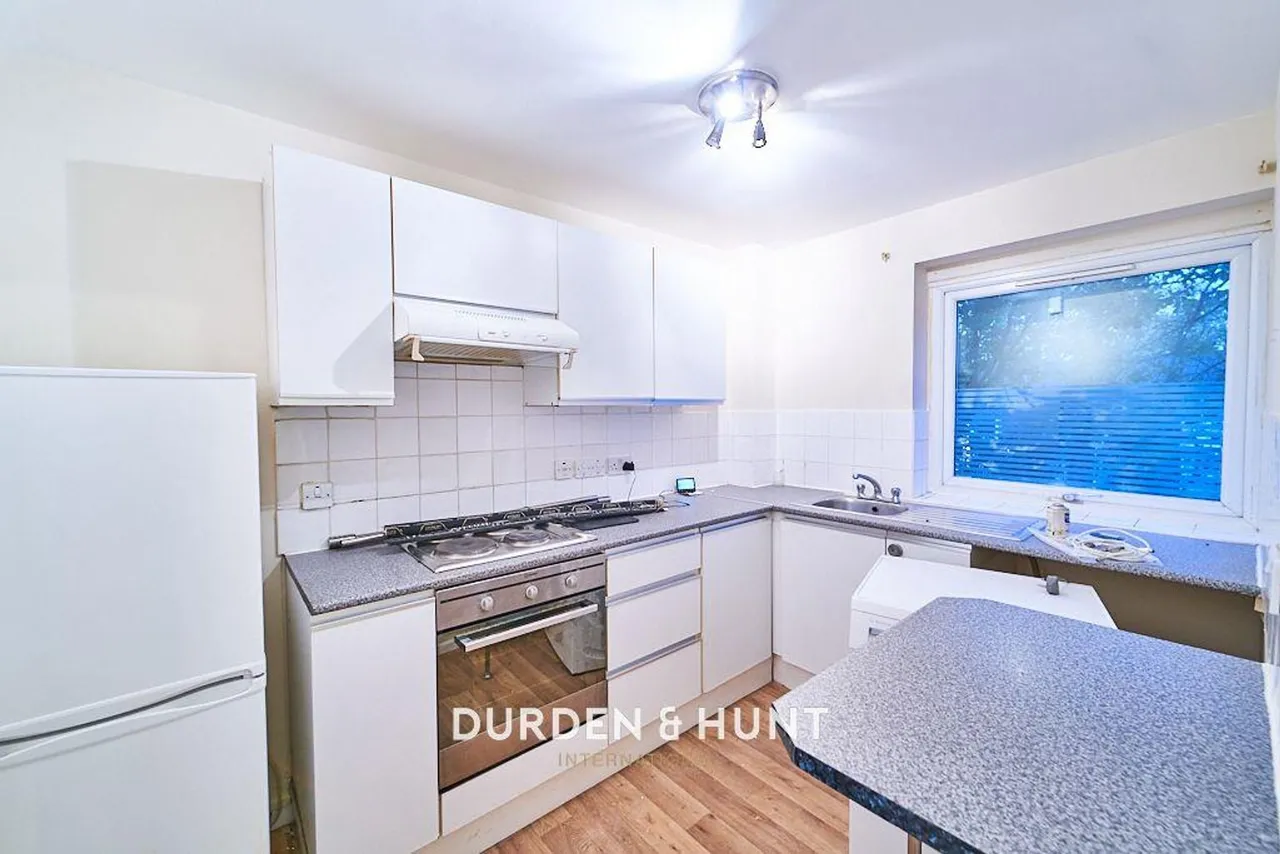 Aylesbury Close, Forest Gate, E7, photo 4
