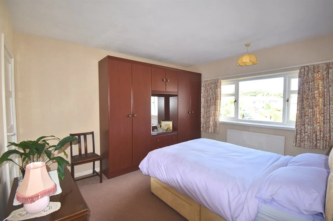 Williamson Crescent, High Peak, photo 6
