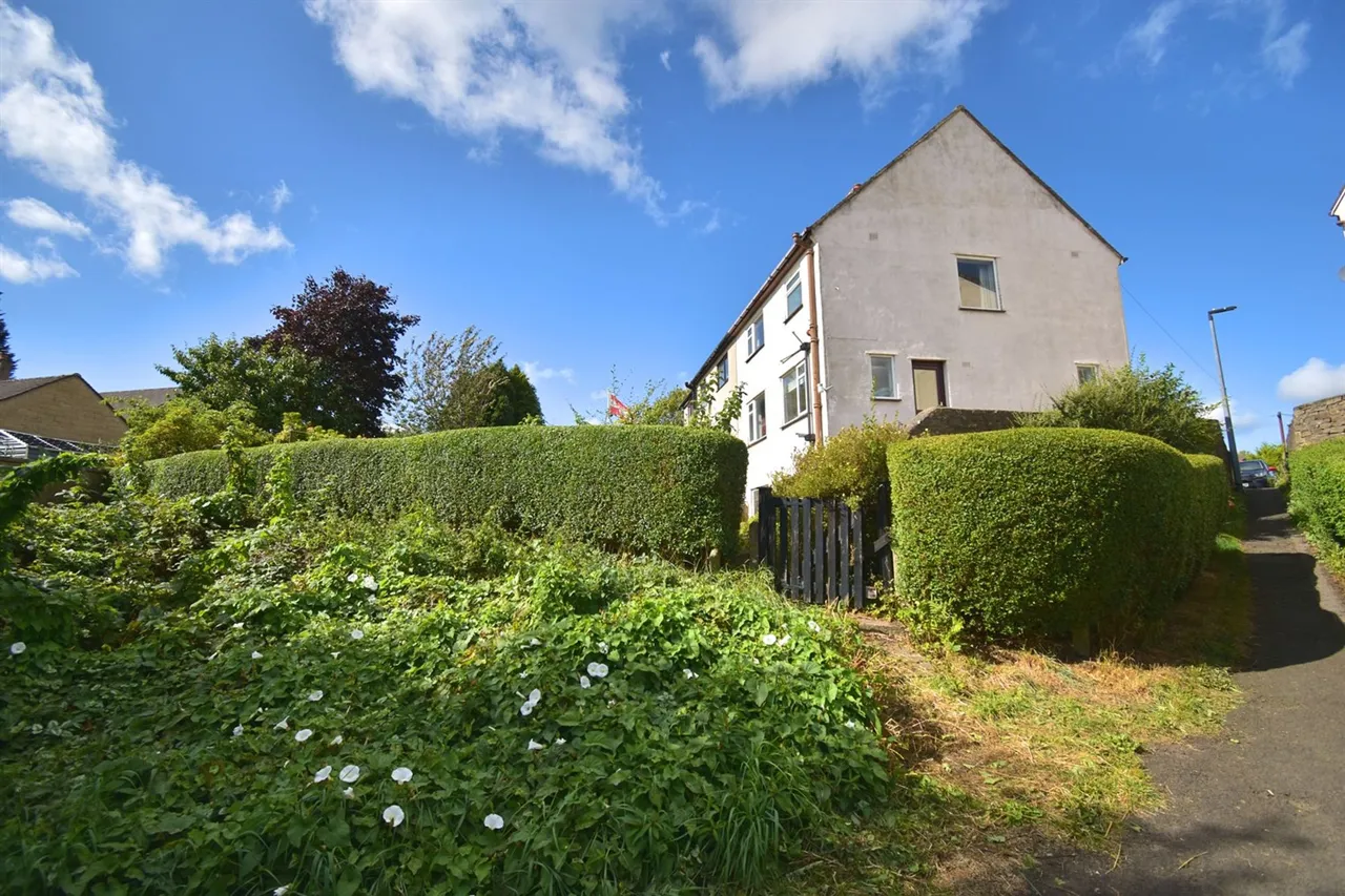 Williamson Crescent, High Peak, photo 18