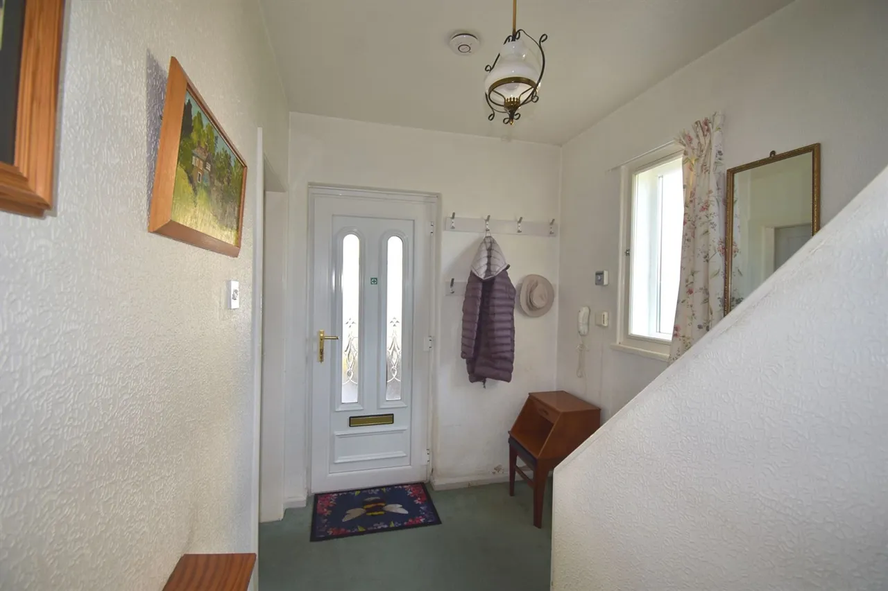 Williamson Crescent, High Peak, photo 9