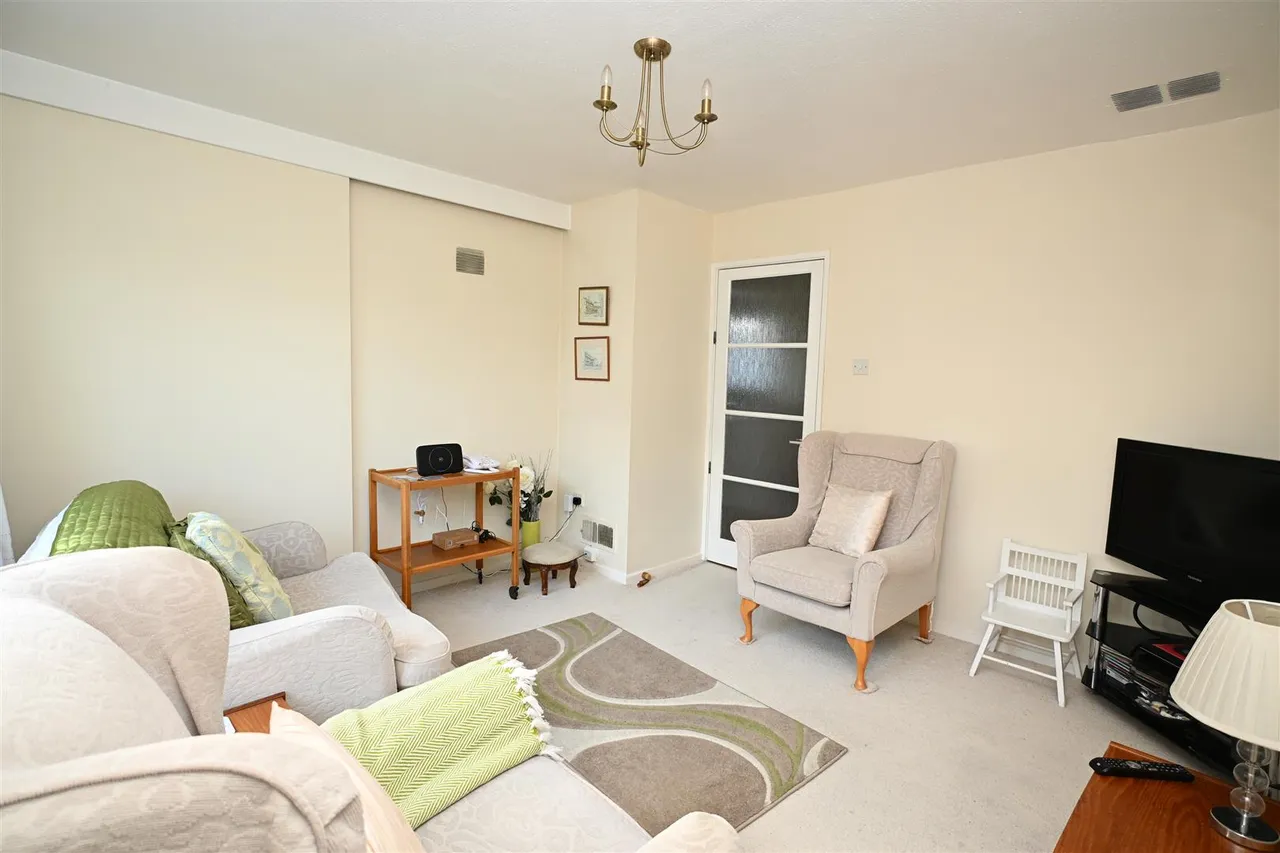 Montserrat Road, Basingstoke, photo 6