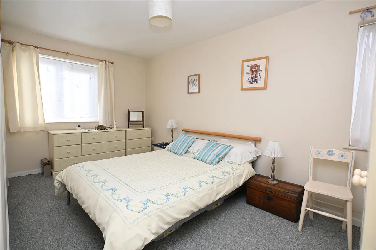 Montserrat Road, Basingstoke, photo 8