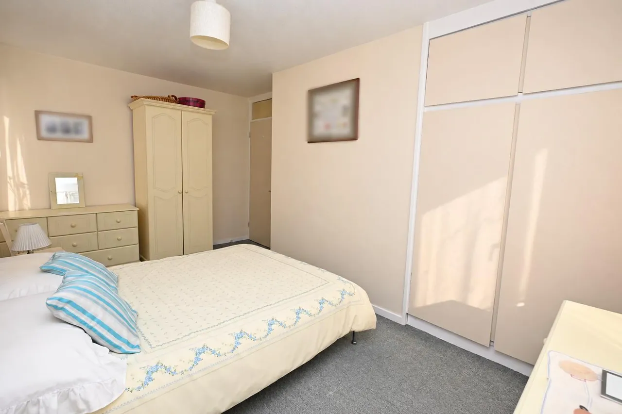 Montserrat Road, Basingstoke, photo 9