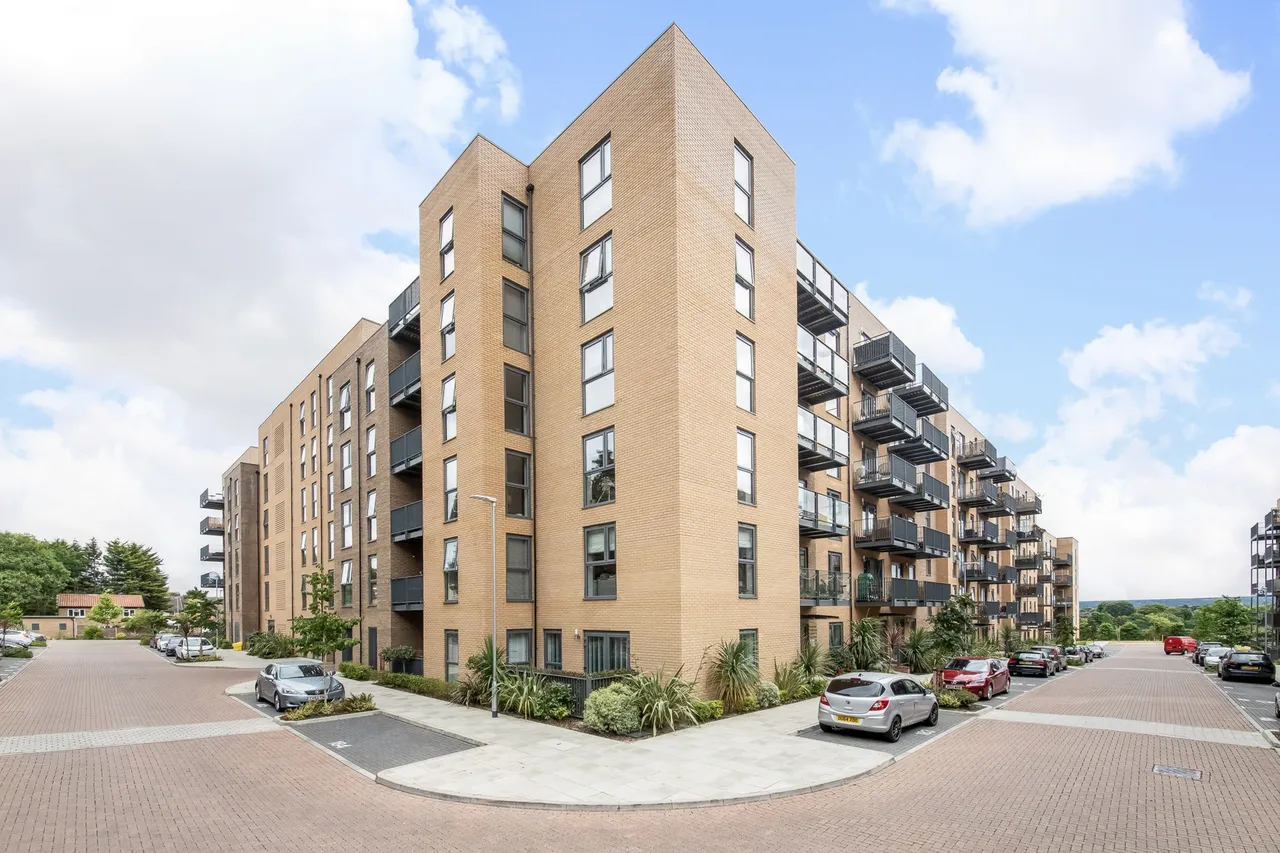 3 bed flat for sale — Apple Yard, Anerley, SE20 8FX