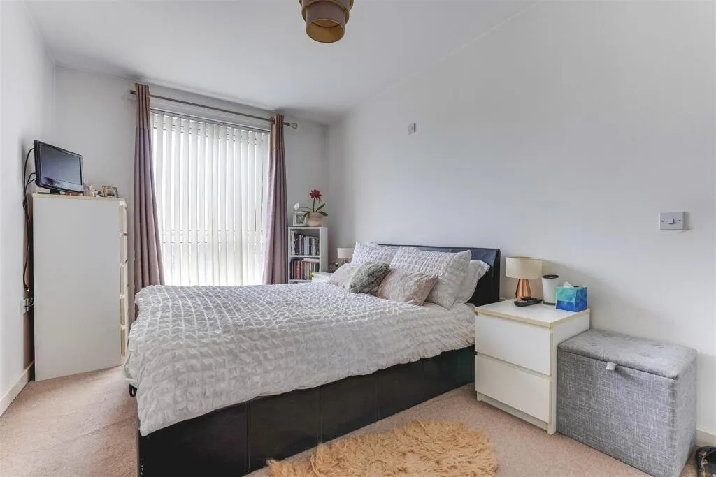 Magnetic Crescent, Enfield, EN3, photo 6