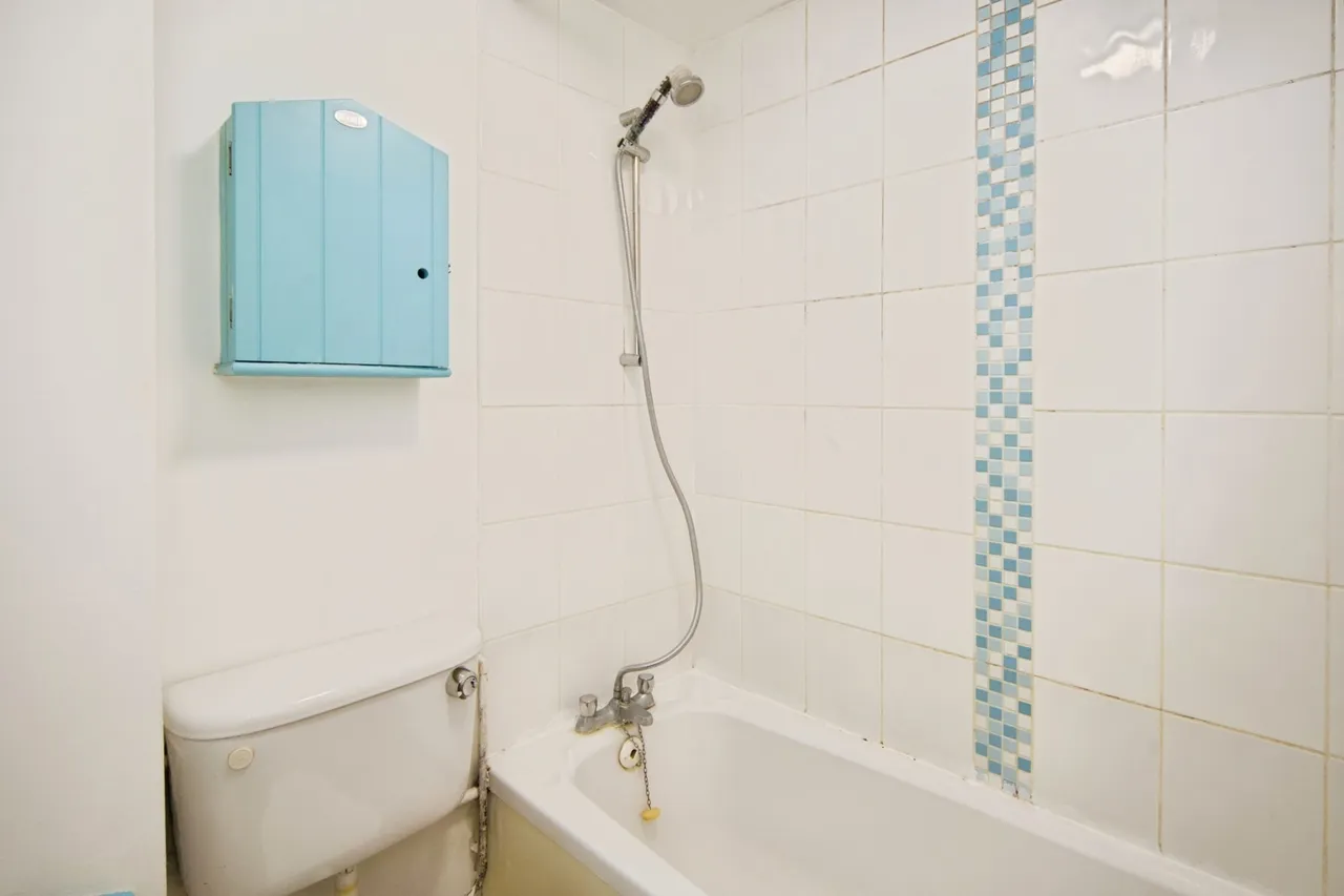 Streamside Close, London, N9, photo 15