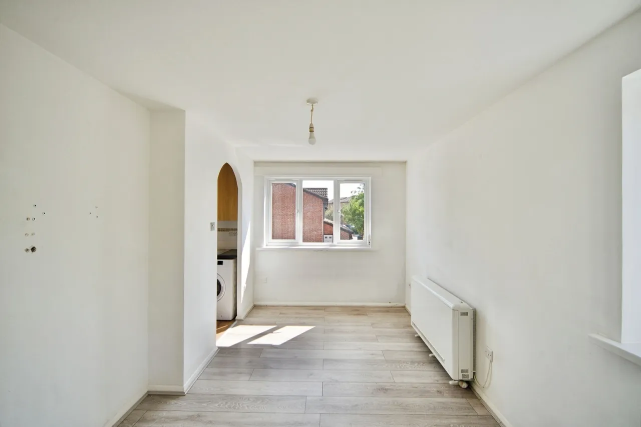 Streamside Close, London, N9, photo 4