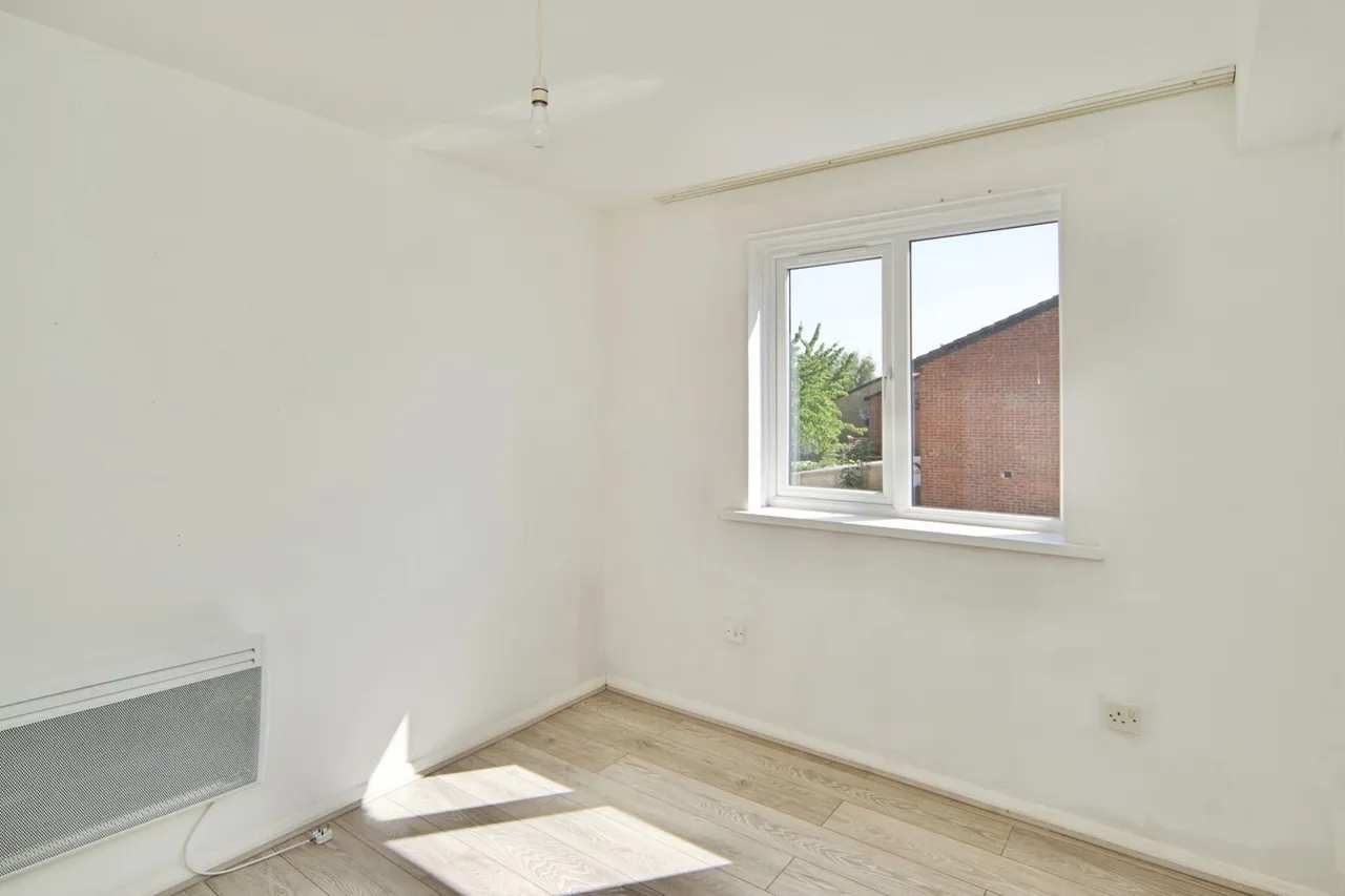 Streamside Close, London, N9, photo 10
