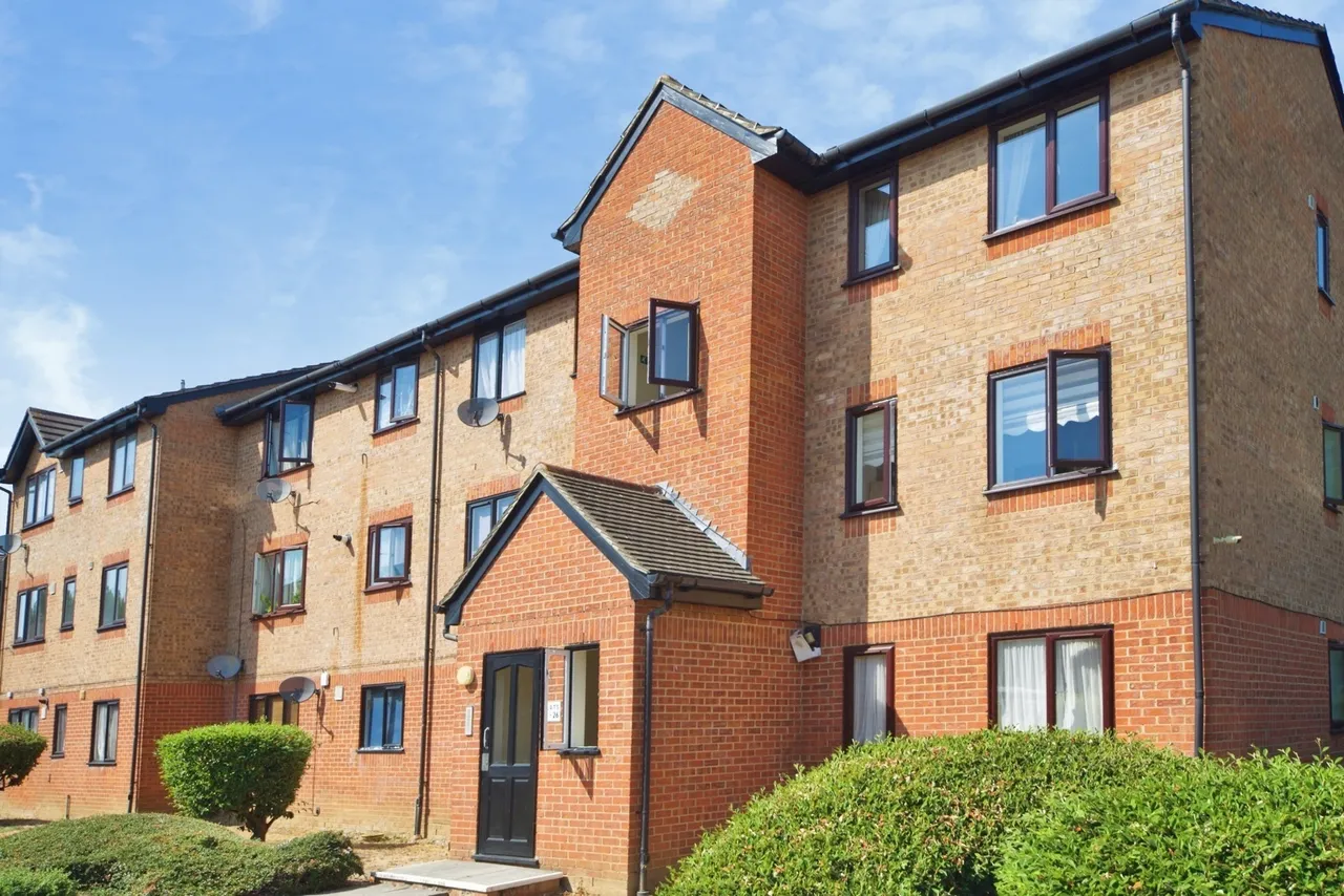 1 bed flat for sale — Streamside Close, London, N9