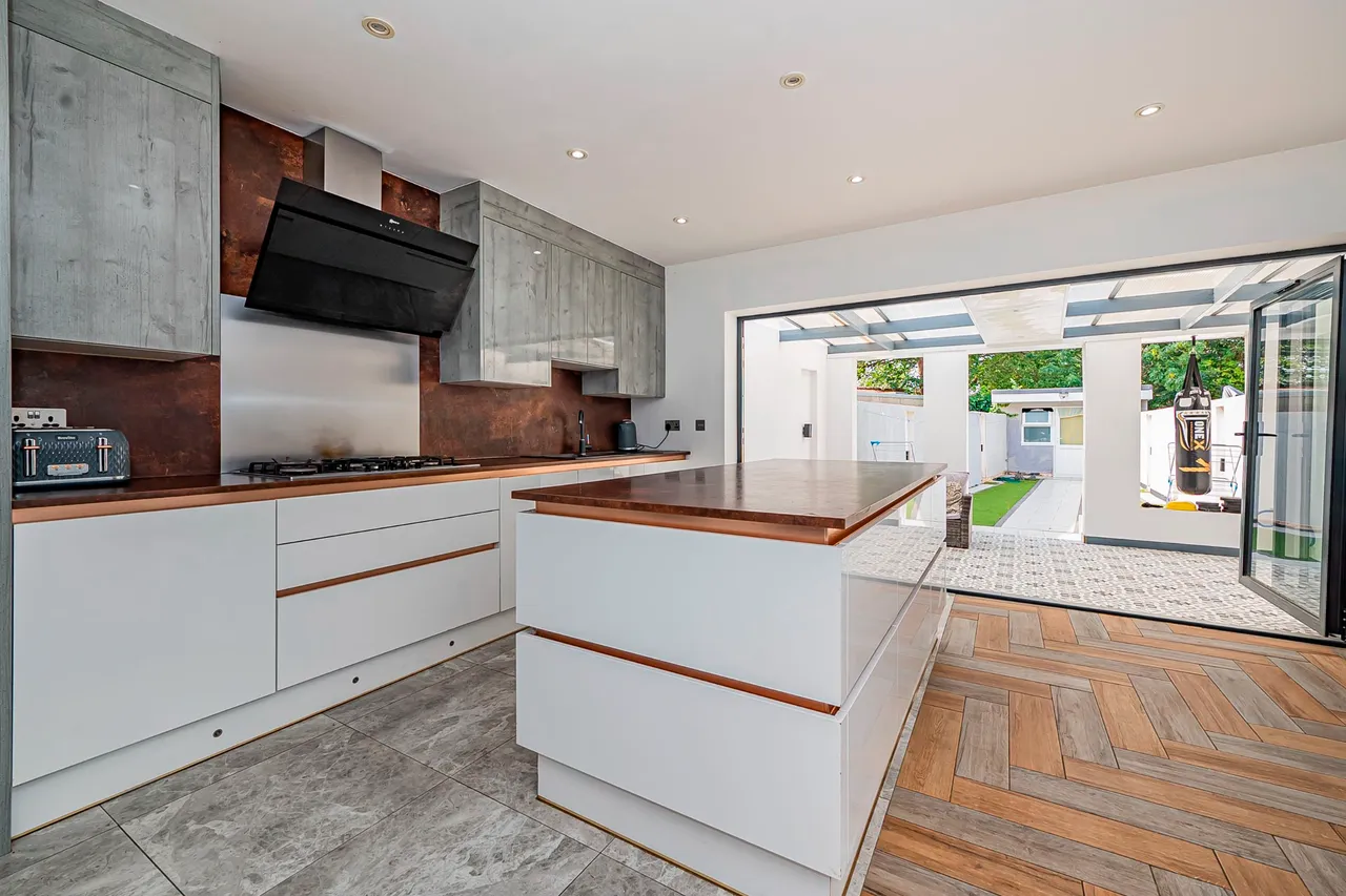 The Crossways, Hounslow, photo 18