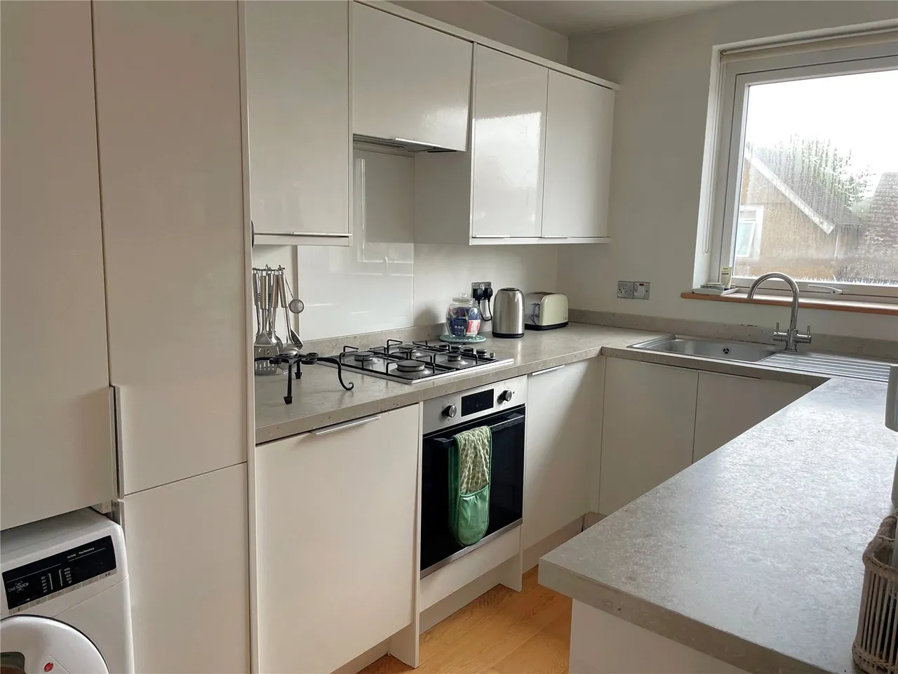 Newlands Place, Hartfield Road, RH18, photo 11