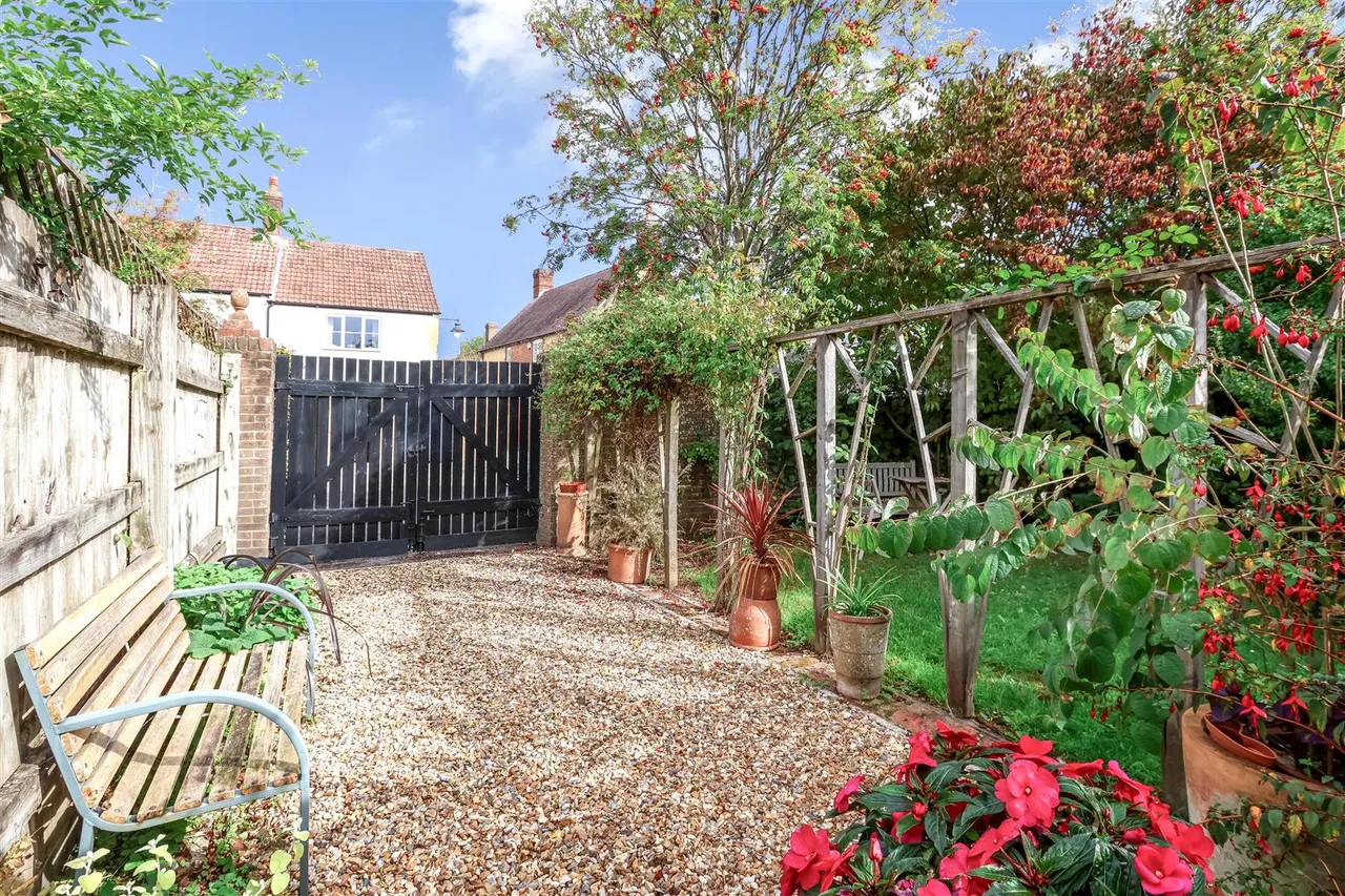 Brookhouse Street, Poundbury, DT1, photo 4
