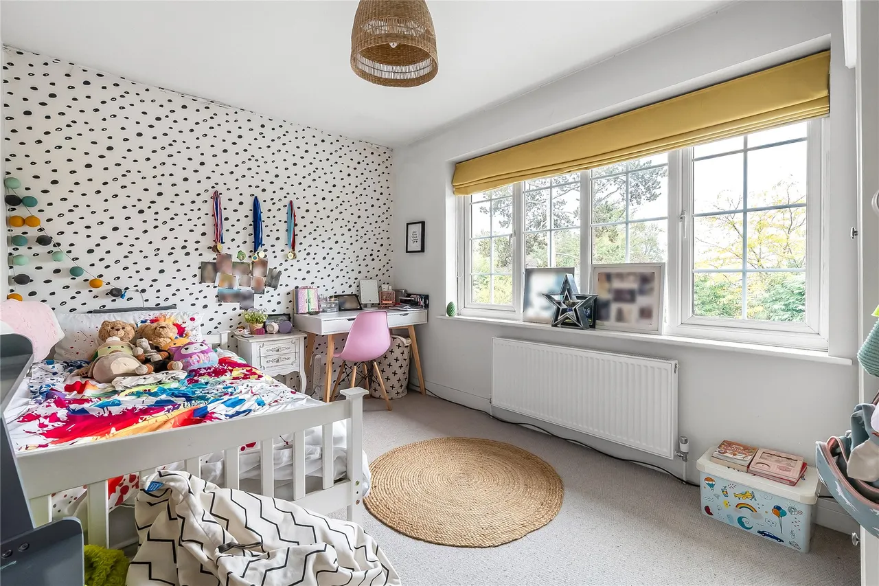 Wanborough Lane, Cranleigh, GU6, photo 10