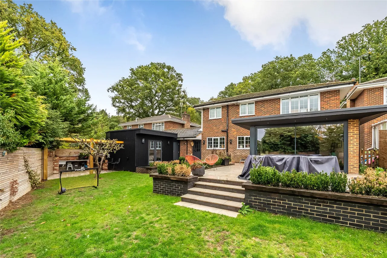 Wanborough Lane, Cranleigh, GU6, photo 18