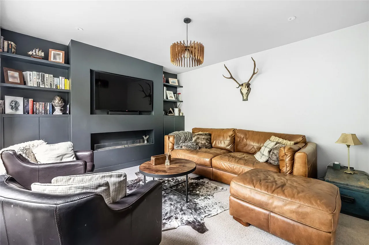 Wanborough Lane, Cranleigh, GU6, photo 14