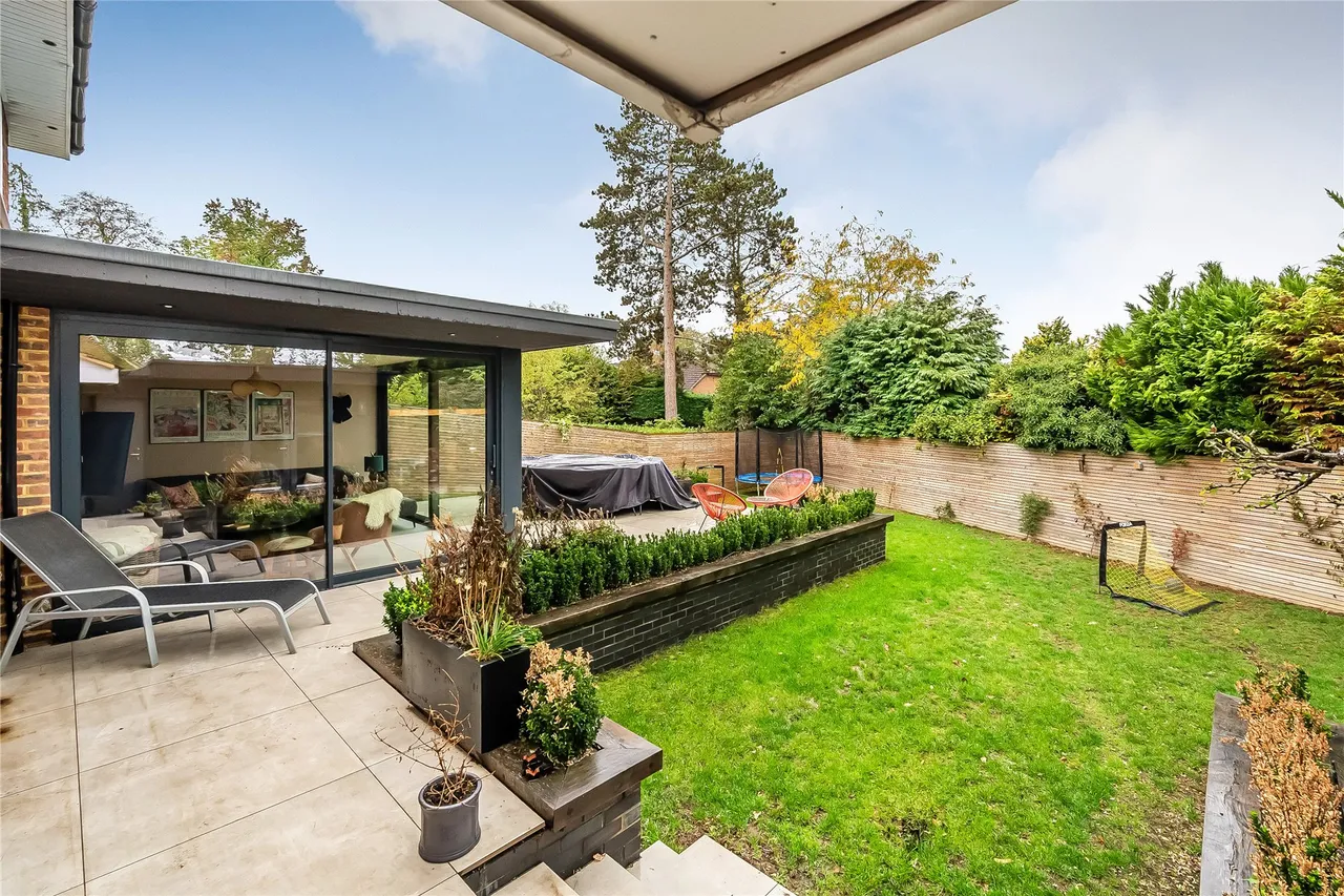 Wanborough Lane, Cranleigh, GU6, photo 5