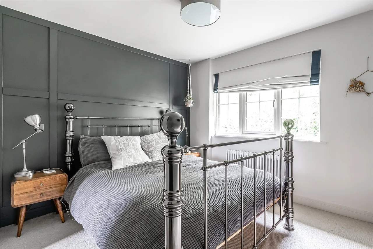 Wanborough Lane, Cranleigh, GU6, photo 7