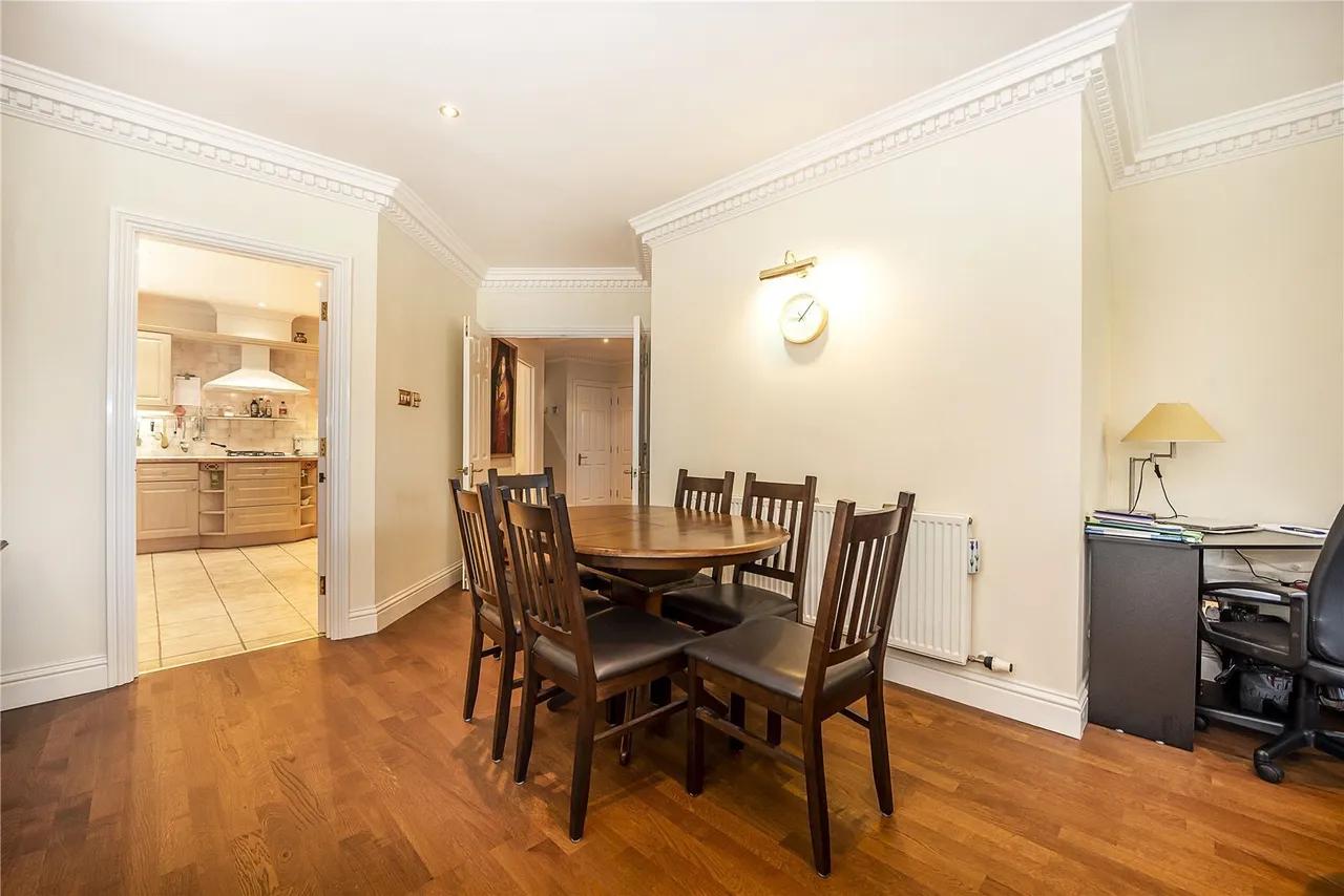 Clearwater Place, Surbiton, KT6, photo 7