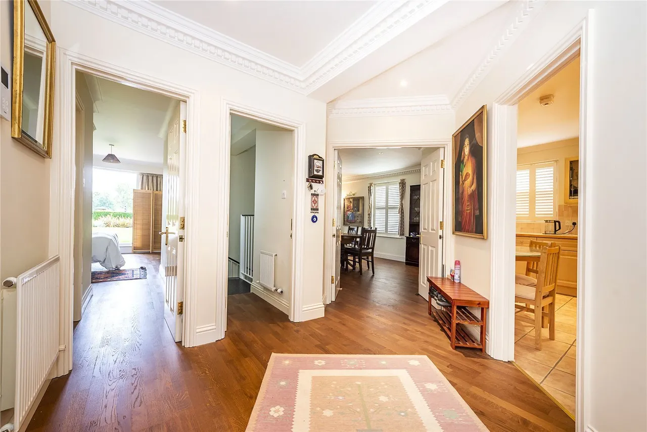 Clearwater Place, Surbiton, KT6, photo 5