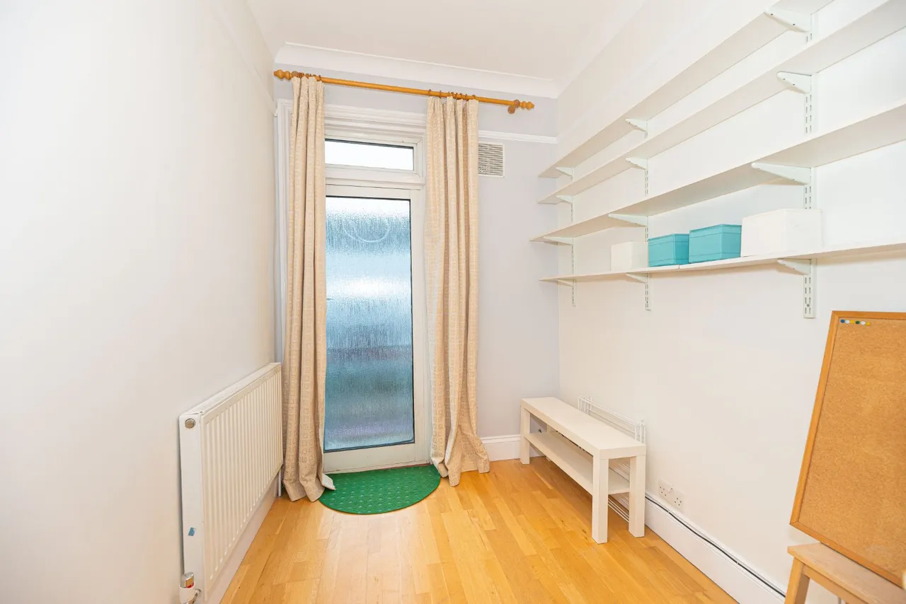 Dumbarton Road, Brixton, London, SW2, photo 10