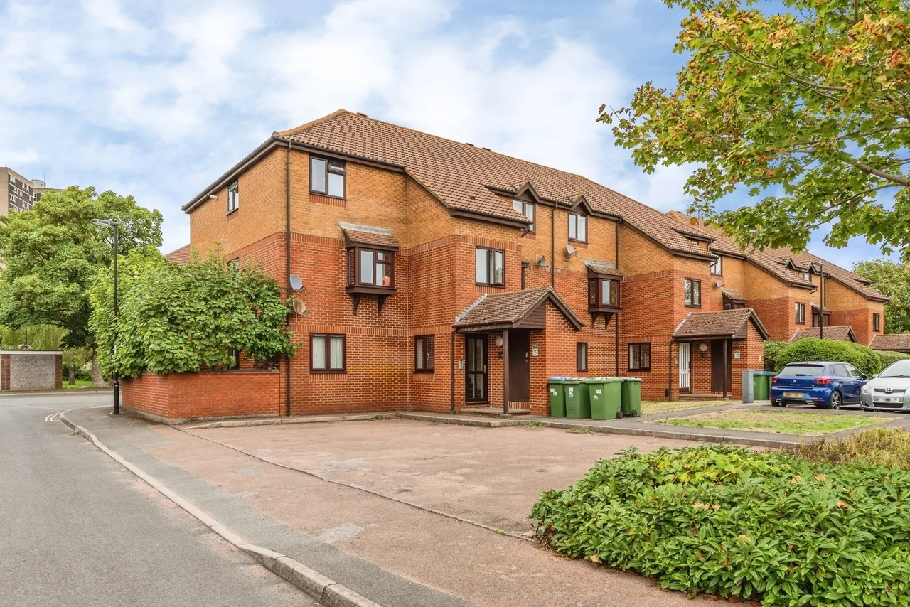 1 bed flat for sale, Brunel Road, Redbridge, SO15