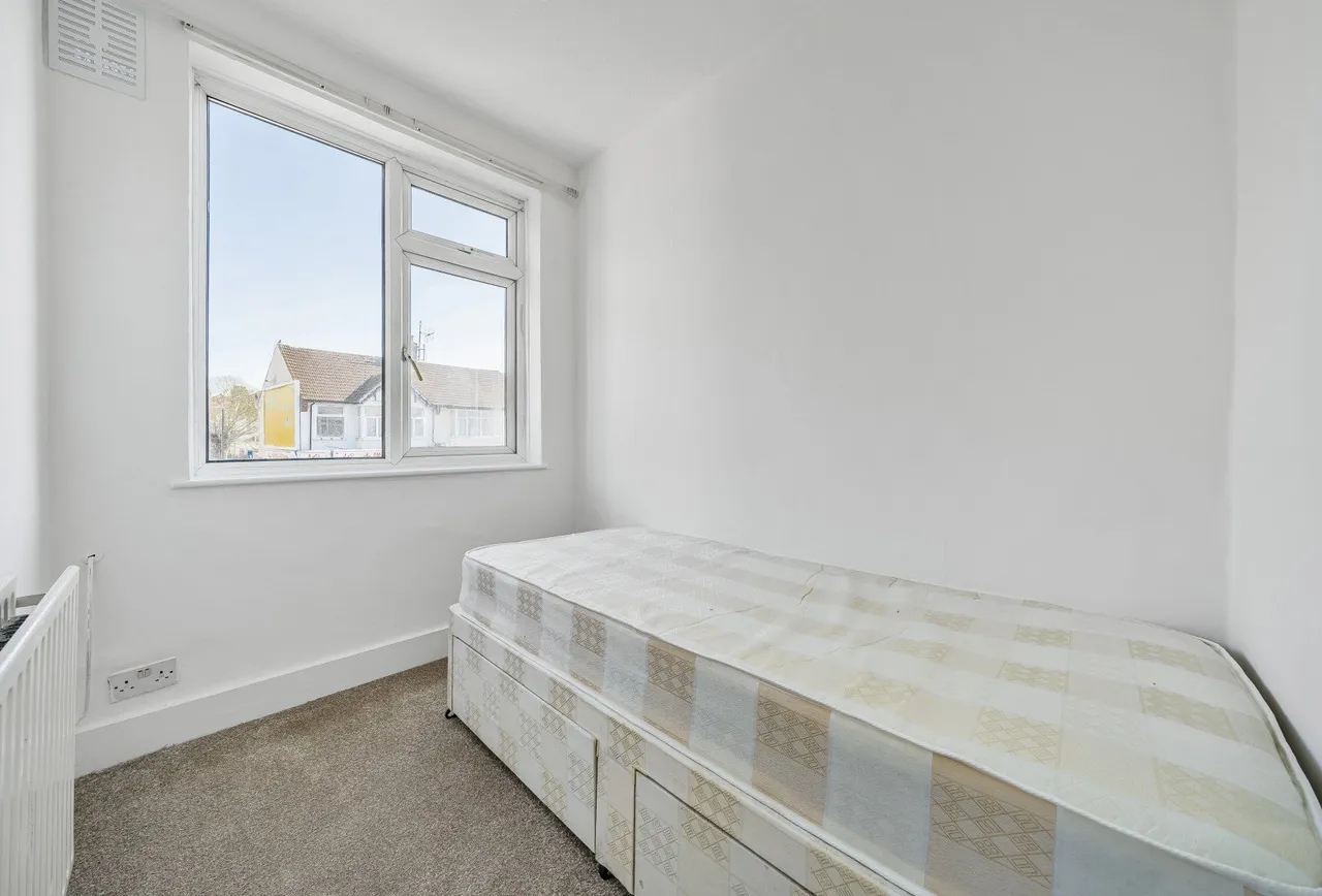 Streatham Road, Mitcham, CR4 2AE, photo 12