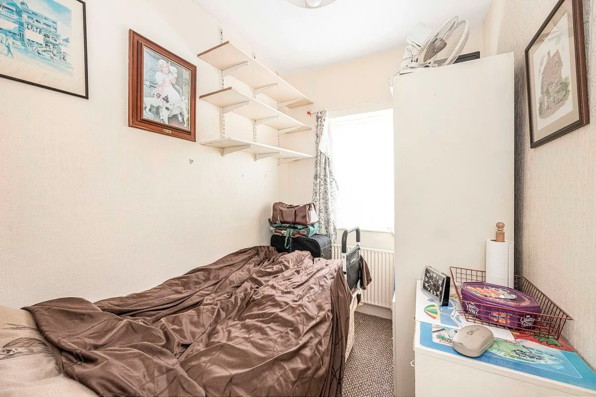 New North Road, Ilford, Essex, IG6 2UA, photo 11