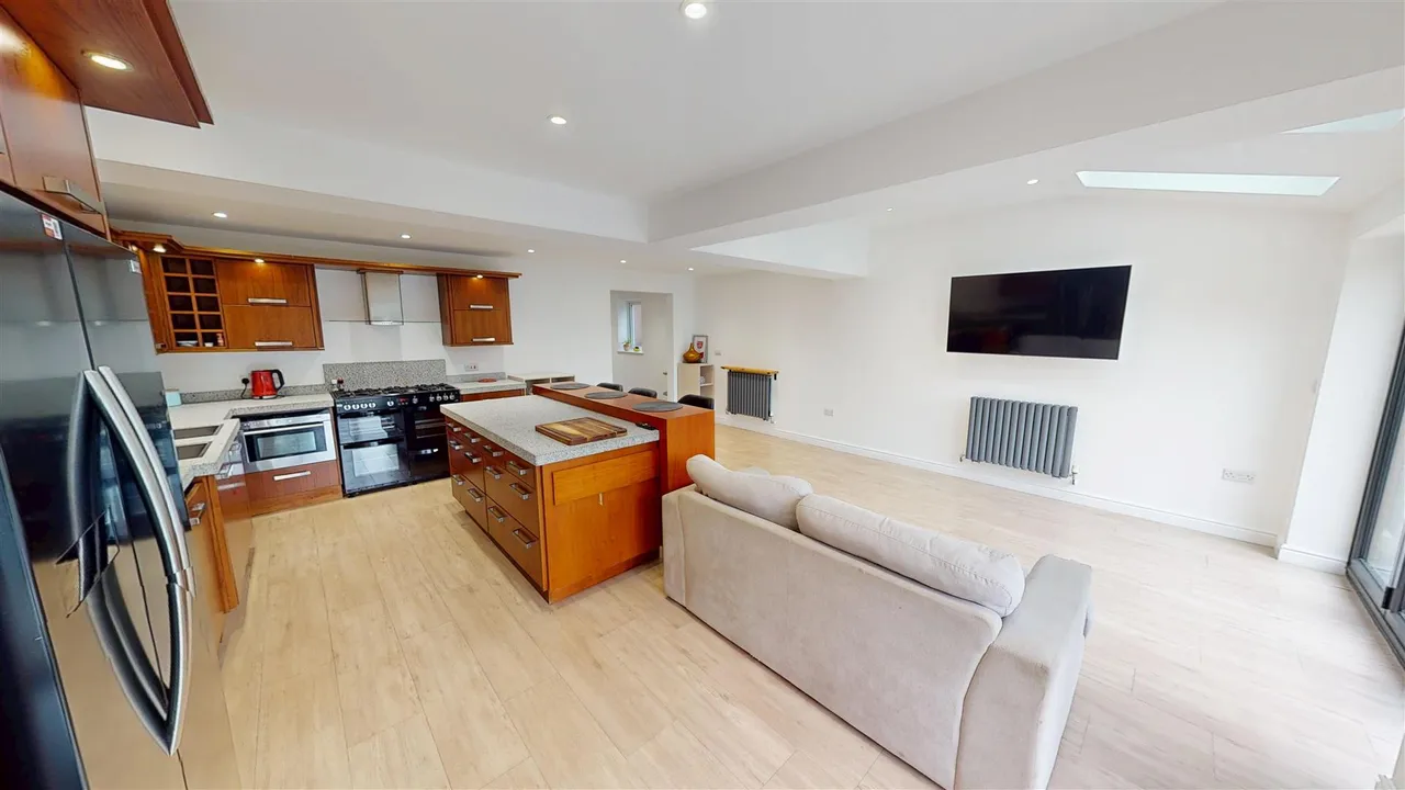 Vivian Drive, Southport, photo 12