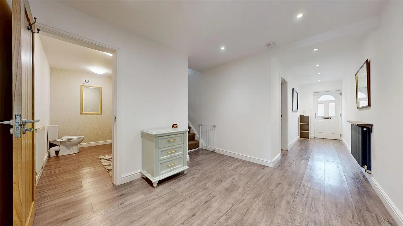 Vivian Drive, Southport, photo 8