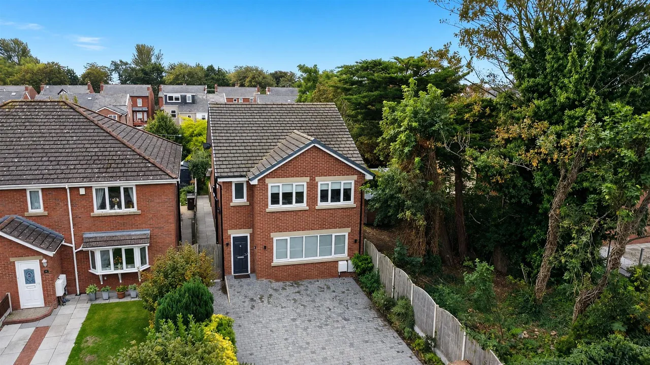 5 bed house for sale, Vivian Drive, Southport