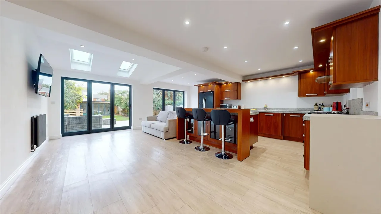 Vivian Drive, Southport, photo 9