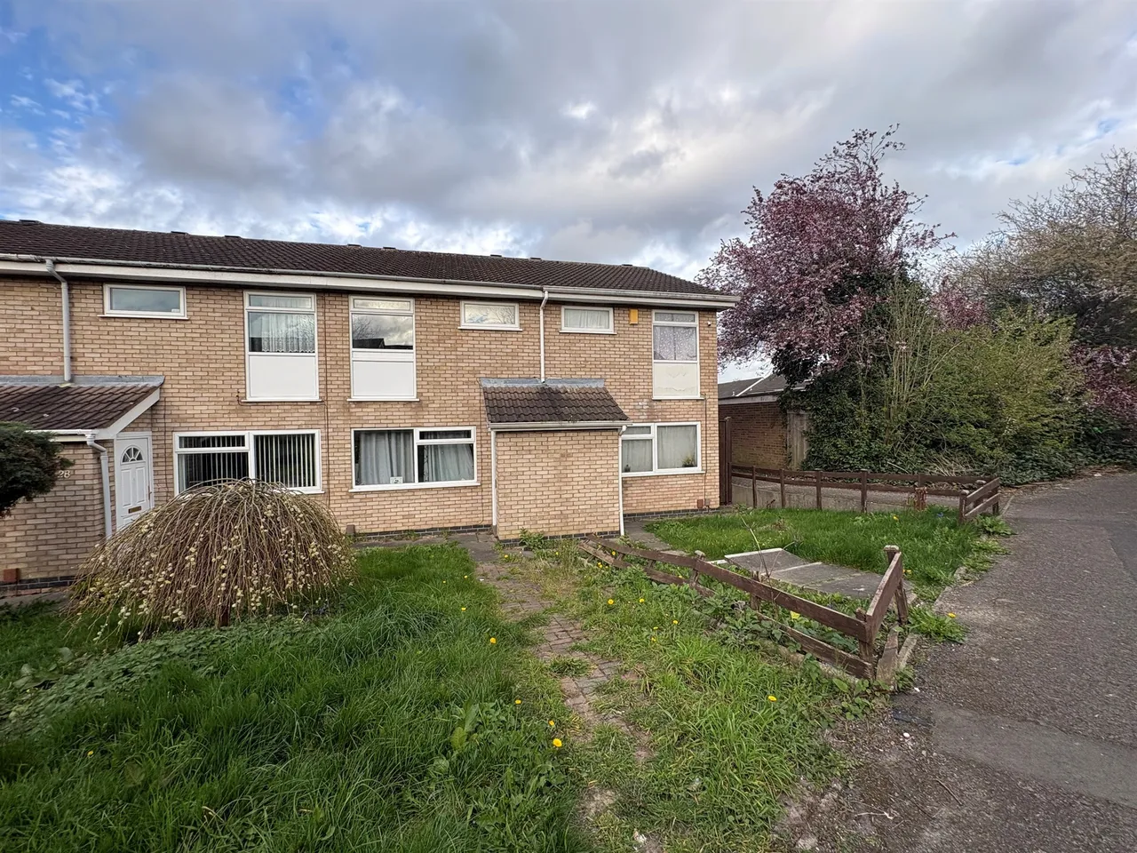 2 bed house for sale — Keepers Walk, Leicester
