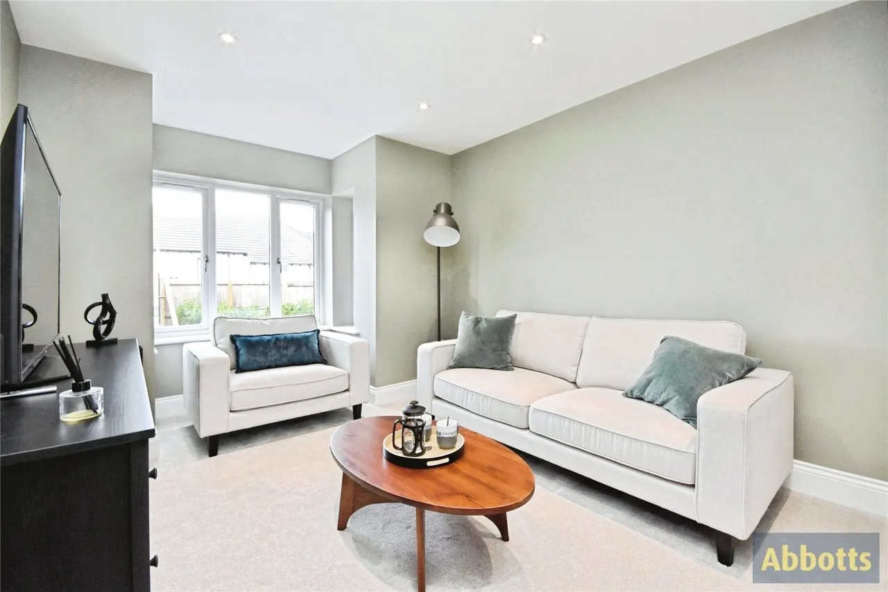 Down Hall Road, Rayleigh, Essex, SS6, photo 2