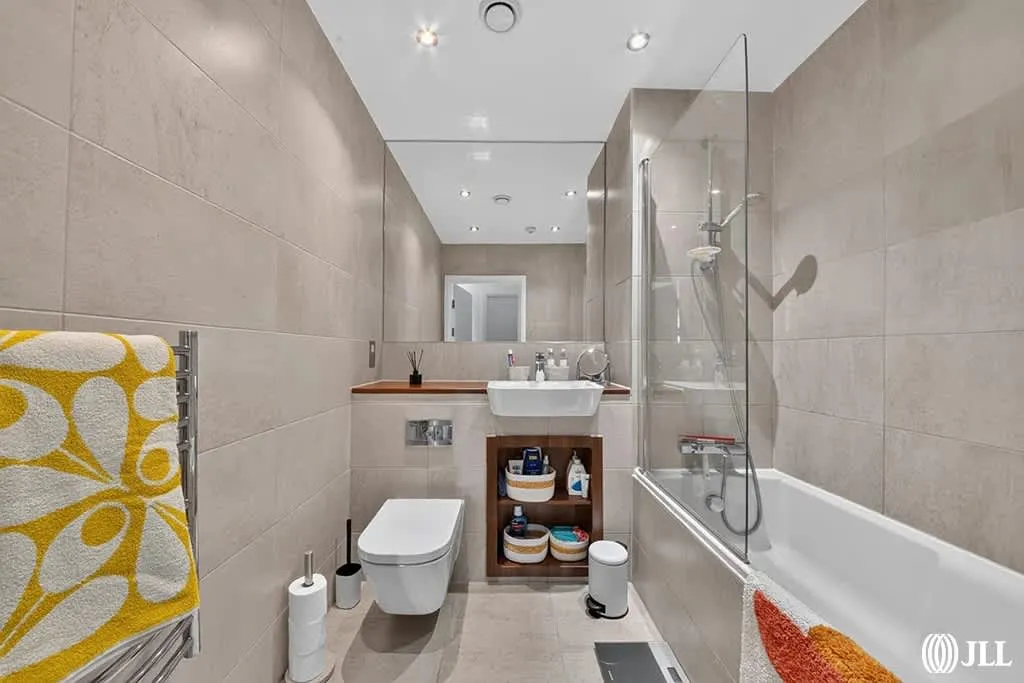 Peloton Avenue, London, E20, photo 8