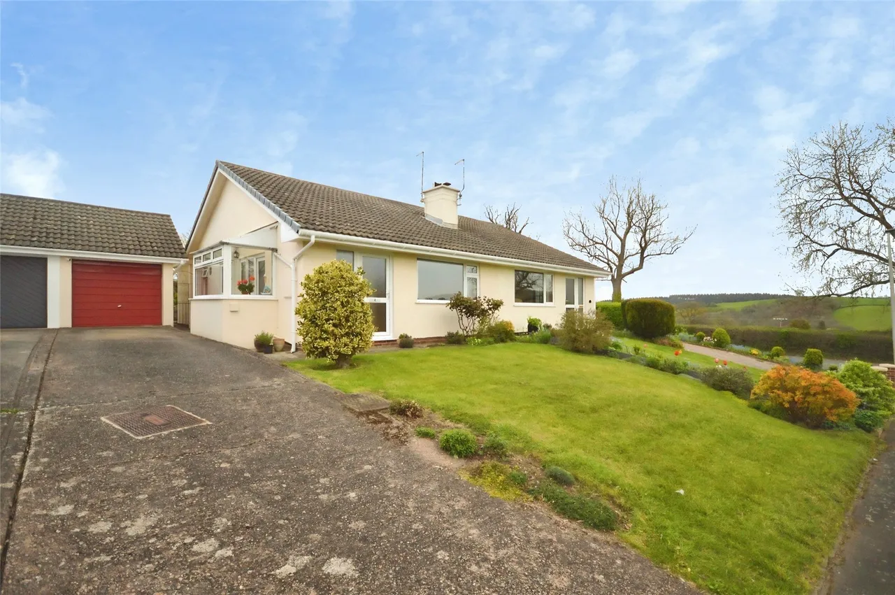 2 bed property for sale — Four Oaks Road, Tedburn St. Mary, Exeter, Devon, EX6
