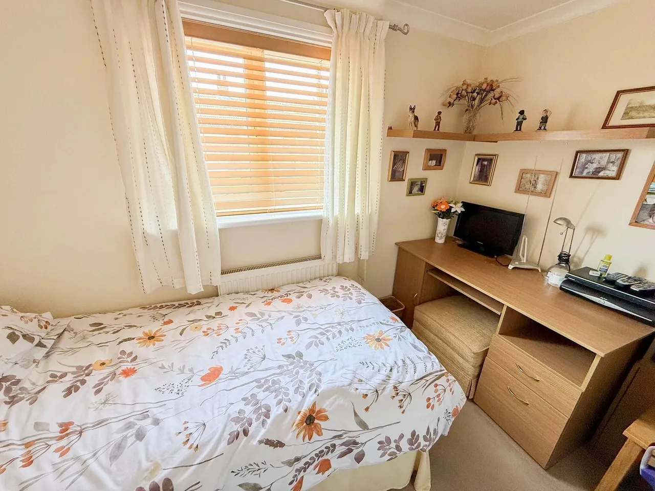 Meadowlands Avenue, Eastbourne, photo 11