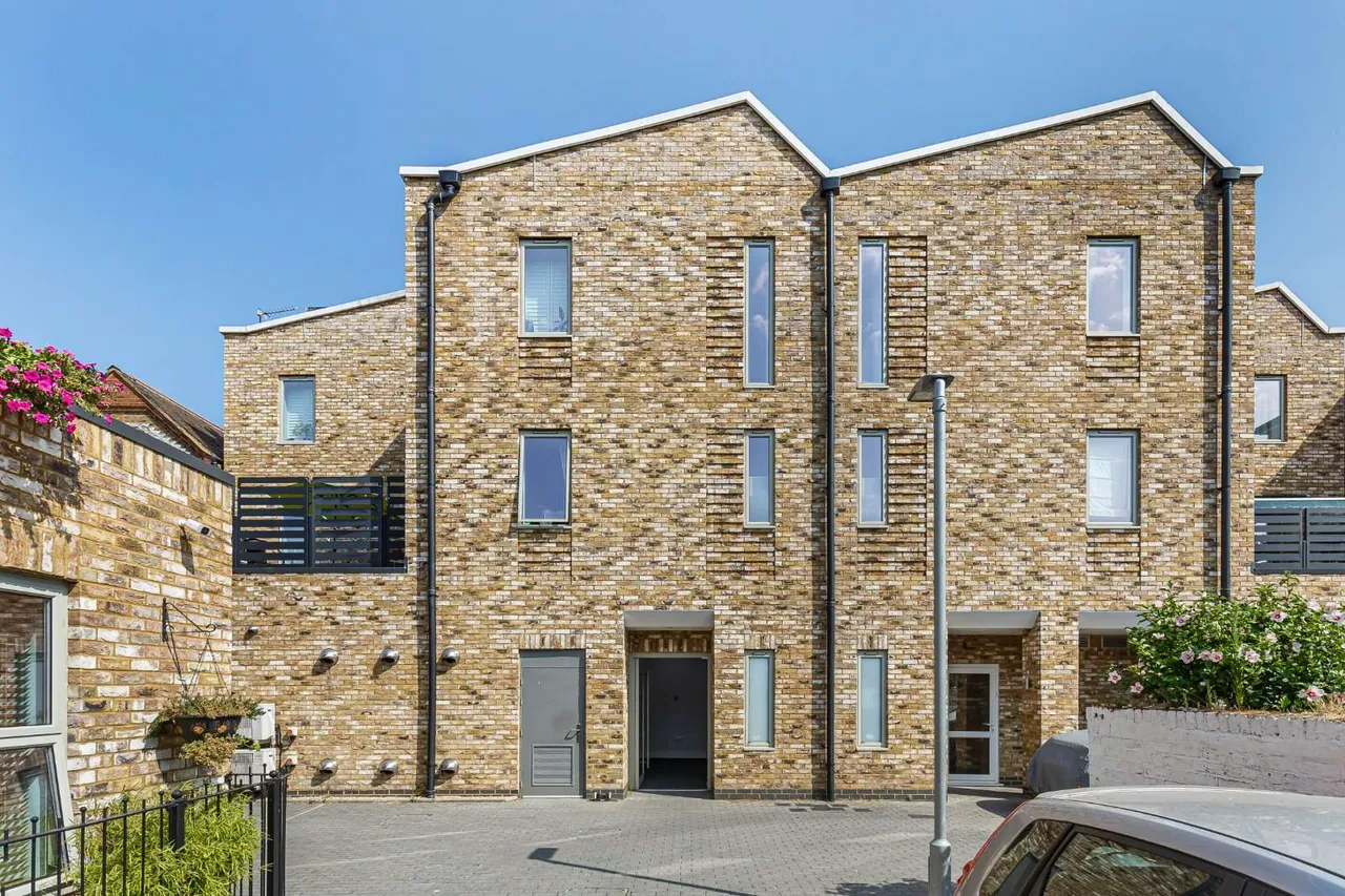 Morshead Yard, Hampton, TW12 2EU, photo 9