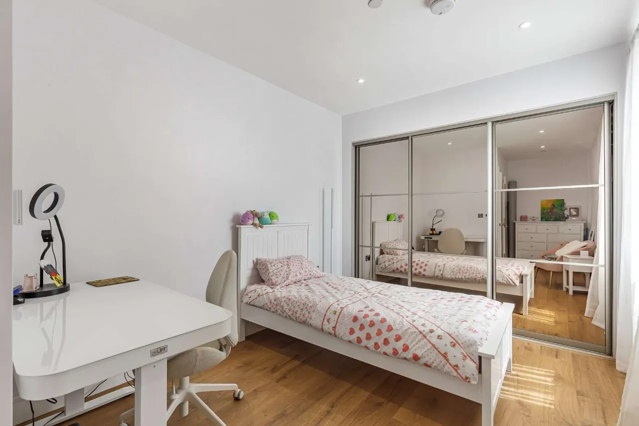 Morshead Yard, Hampton, TW12 2EU, photo 8