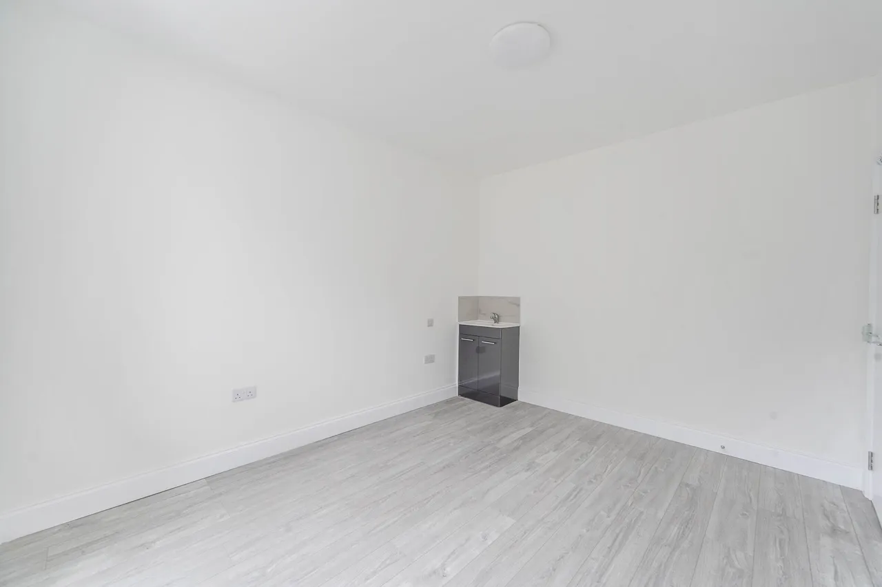 33 Stuart Road, Harrow, photo 11