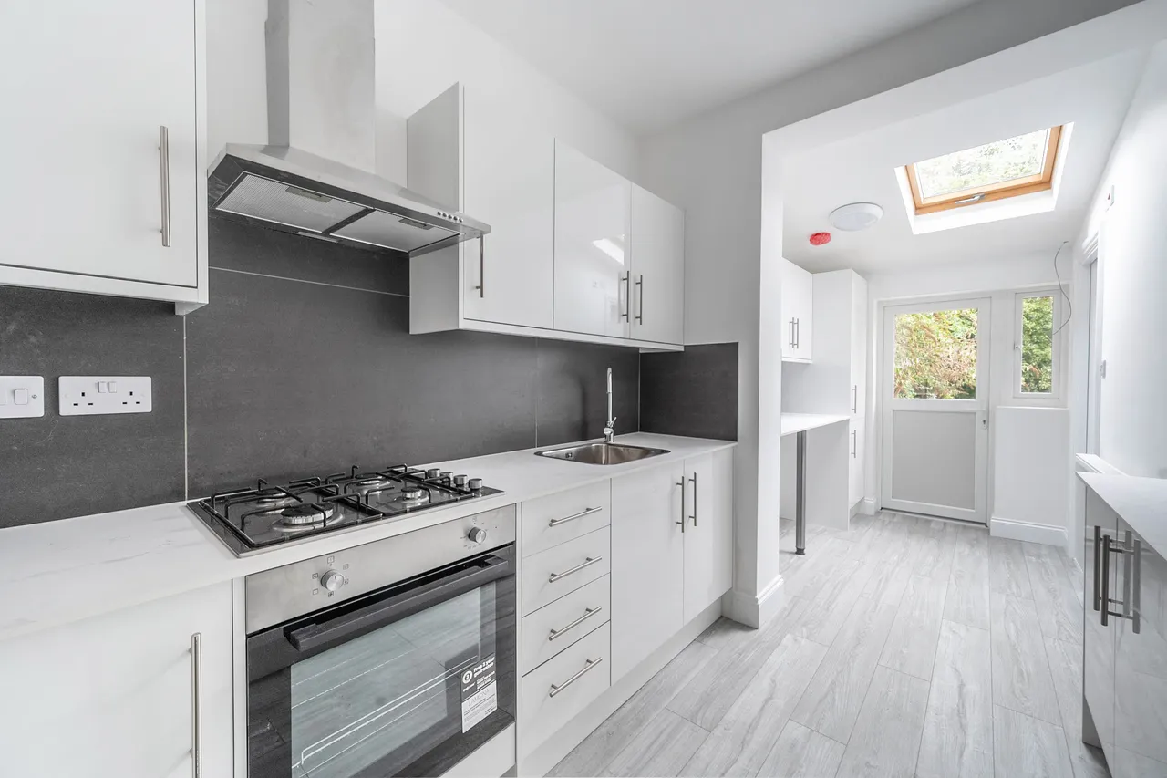 33 Stuart Road, Harrow, photo 4