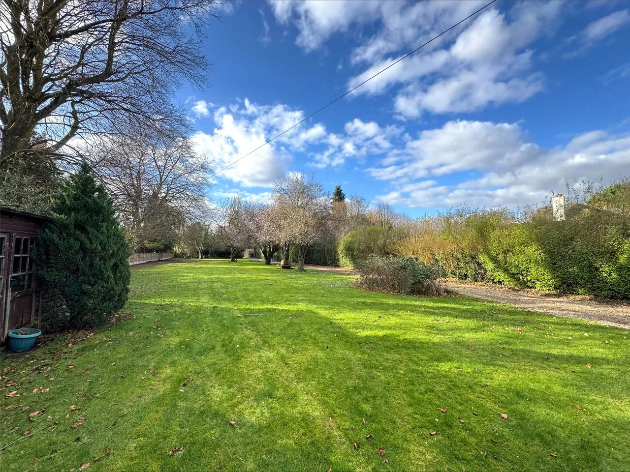 Chertsey Lane, Staines, TW18, photo 9