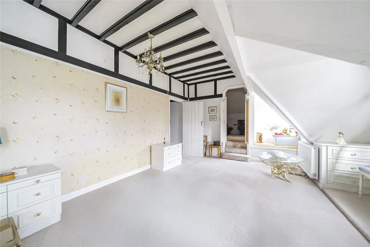 Chertsey Lane, Staines, TW18, photo 27