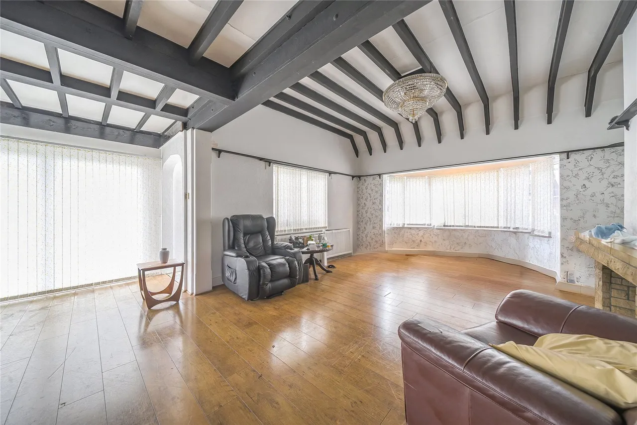 Chertsey Lane, Staines, TW18, photo 13