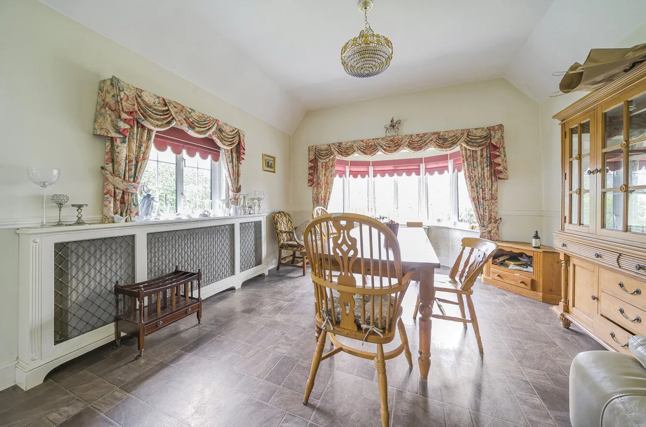 Chertsey Lane, Staines, TW18, photo 10