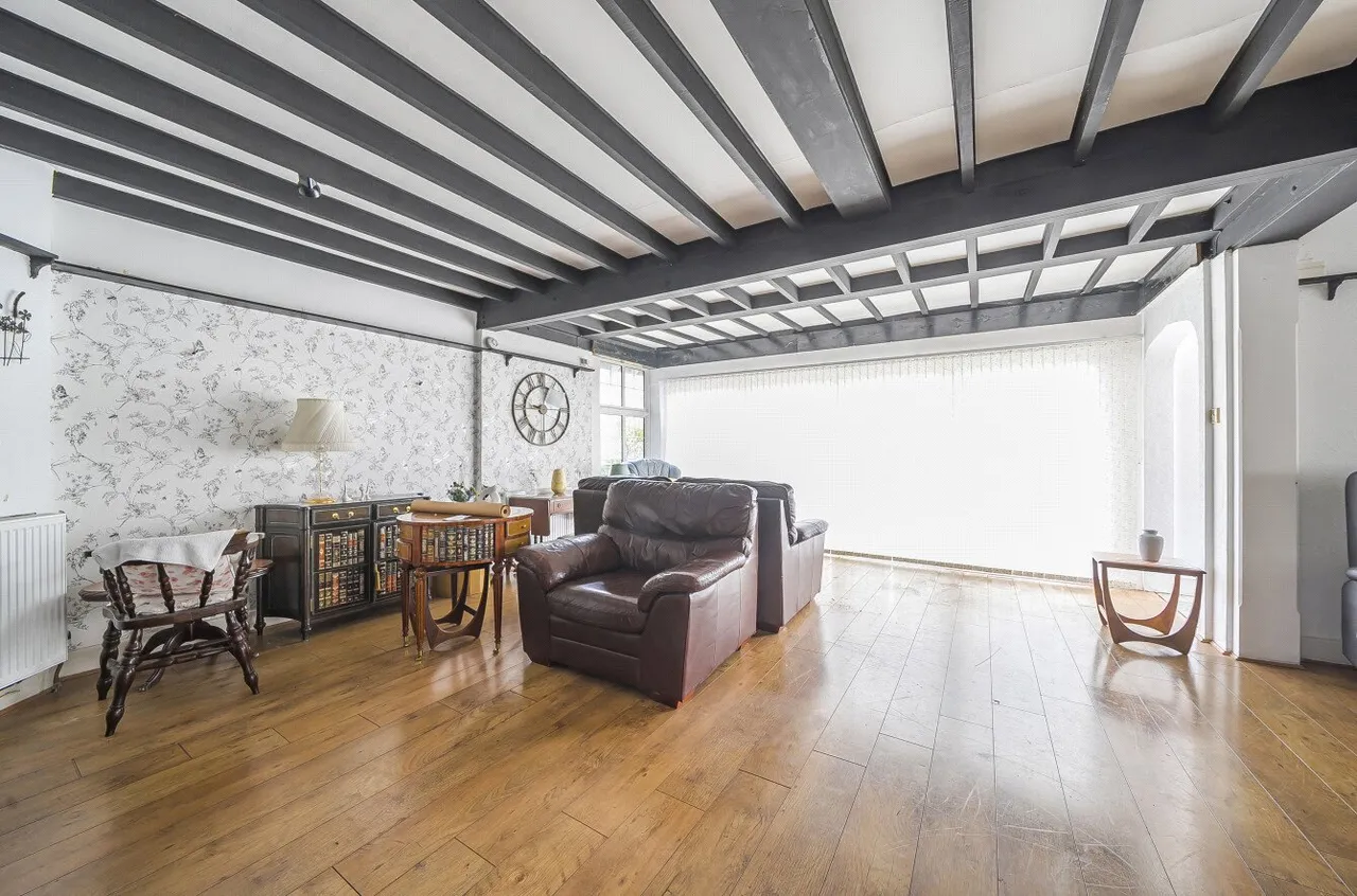 Chertsey Lane, Staines, TW18, photo 8