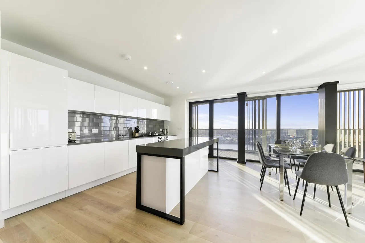 Marco Polo Tower, Royal Wharf, E16, photo 3