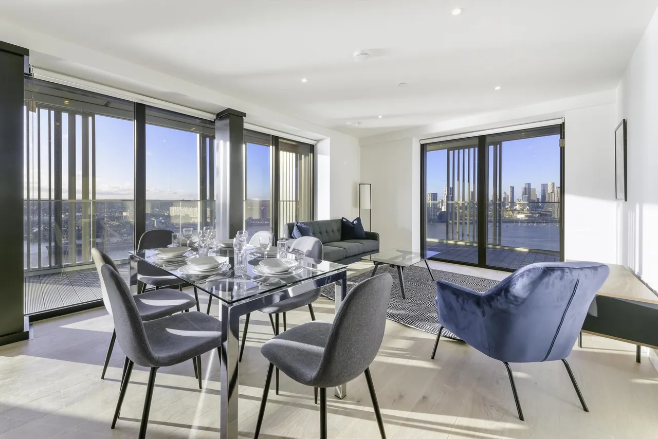 Marco Polo Tower, Royal Wharf, E16, photo 2
