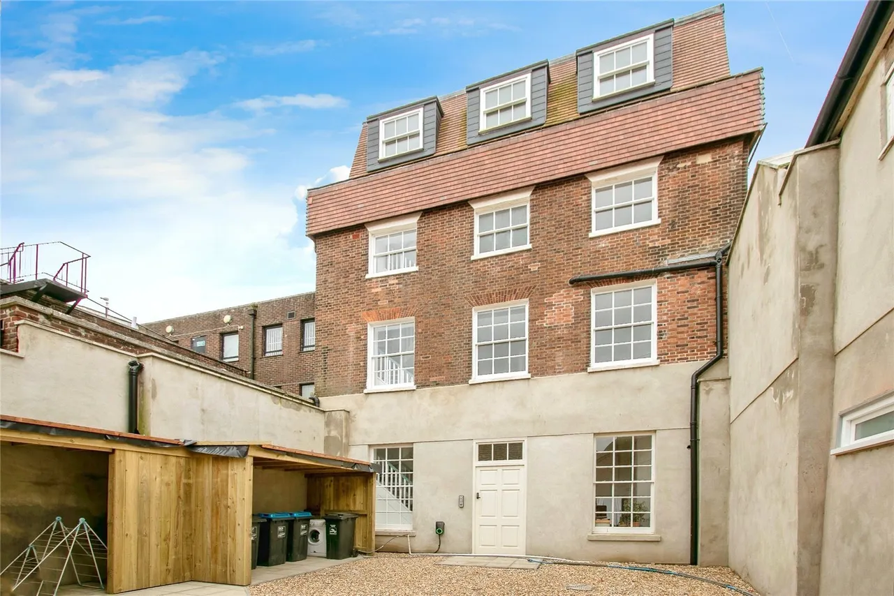 High Street, Poole, BH15, photo 2